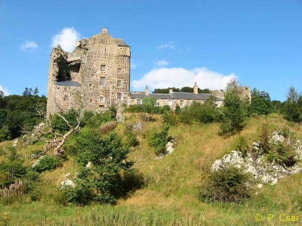 Neidpath Castle