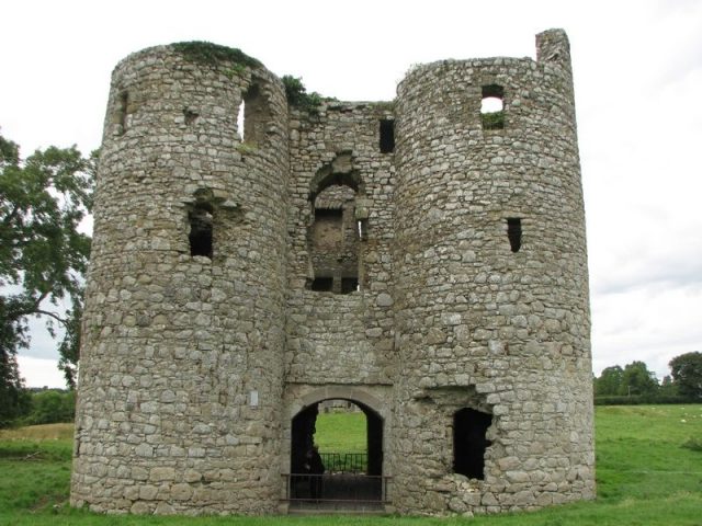 Ballyloughan Castle