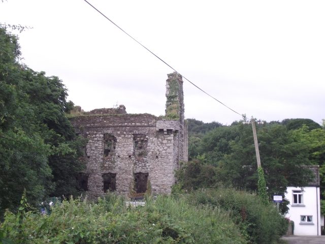 Tinnahinch Castle