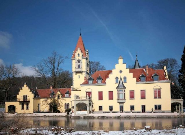 Schloss Seeheim
