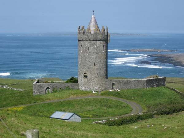 Doonagore Castle