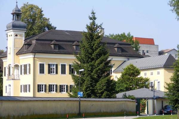 Lürzerhof Castle