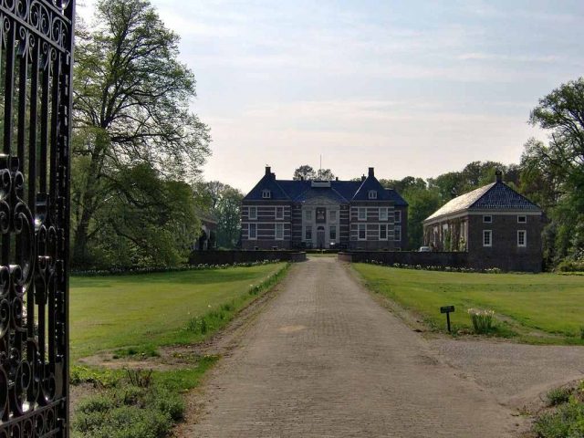 Huis Almelo (Manor)