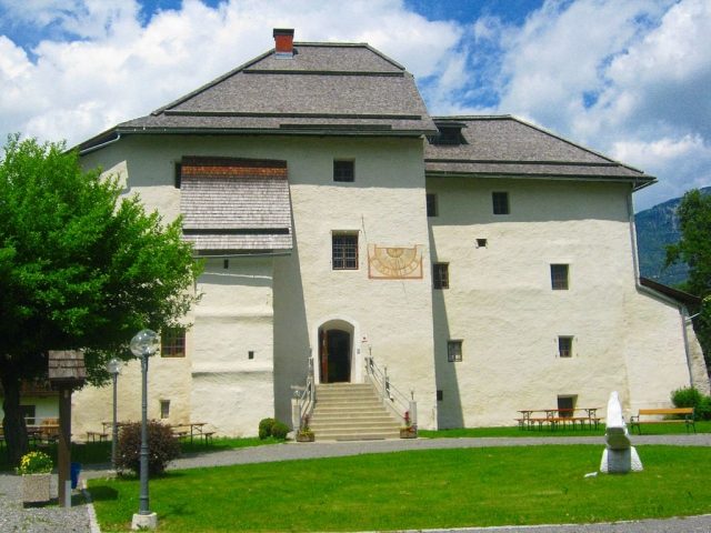 Möderndorf Castle