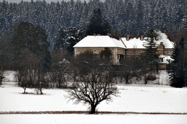 Niederosterwitz Castle