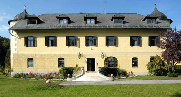Hunnenbrunn Castle