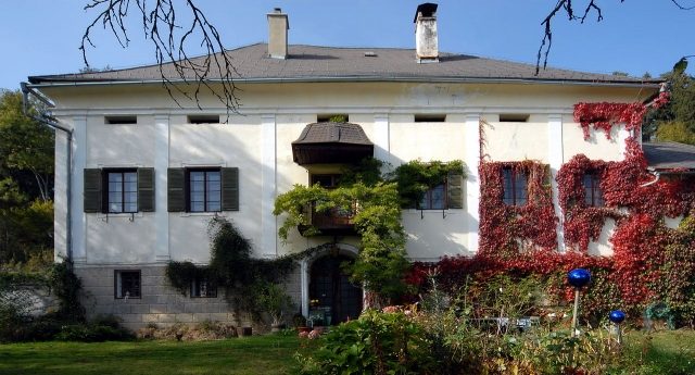 Pörlinghof Castle