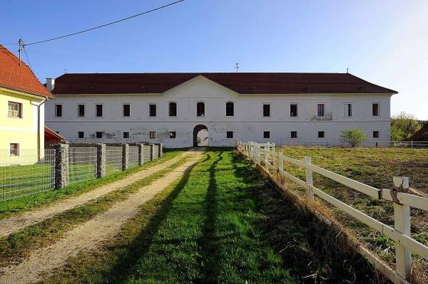 Mittertrixen Castle