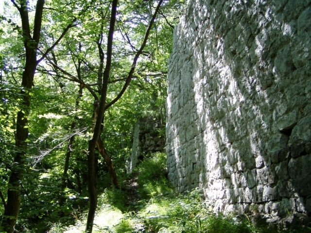 Scharfeneck Castle
