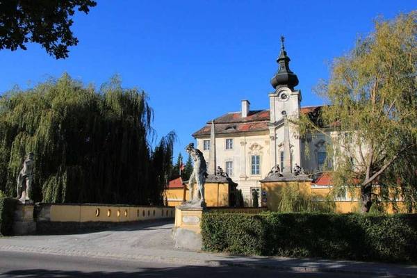 Seibersdorf Castle