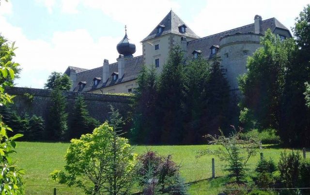 Neuhaus Castle