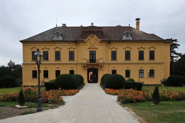 Eckartsau Castle