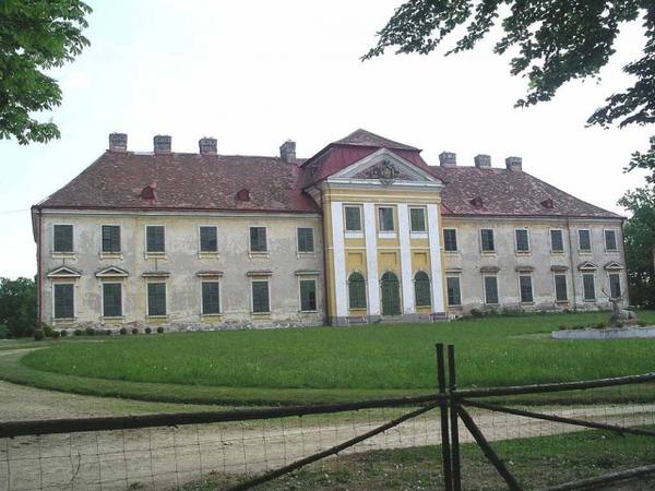 Karlslust Castle