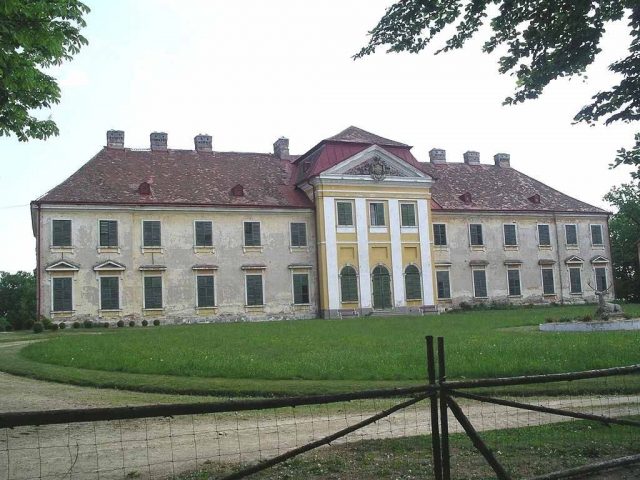 Karlslust Castle