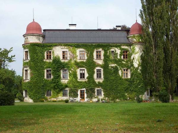 Mitterau Castle