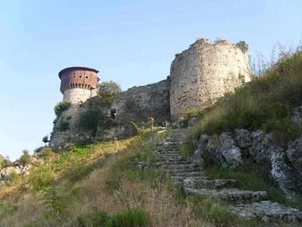 Petrelë Castle (Kalaja e Petrelës)