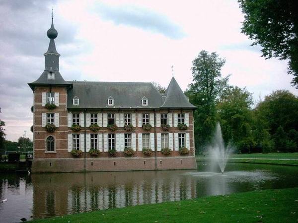 Schoten Castle