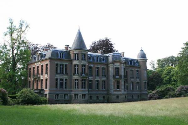 Pulhof Castle
