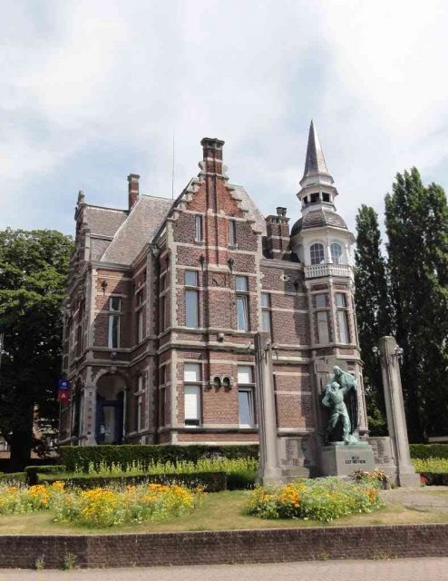 Gulden Poort Castle