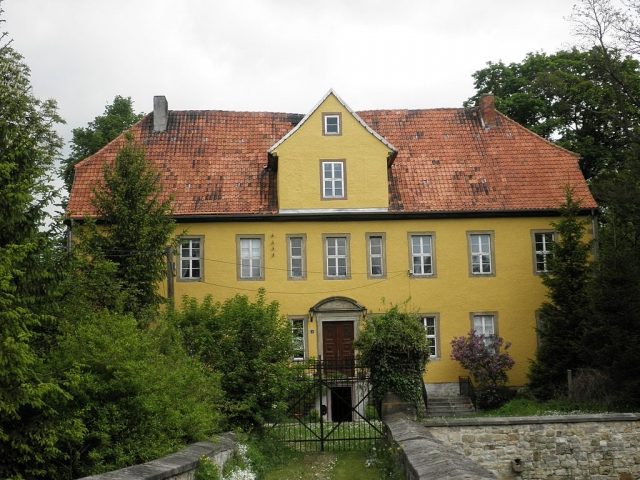 Ostramondra Castle