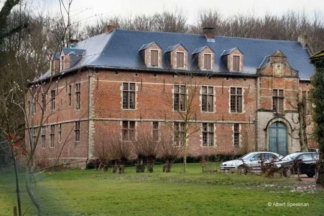 Loonbeek Castle