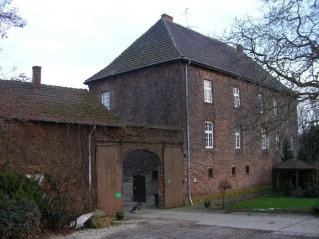Eilen Manor
