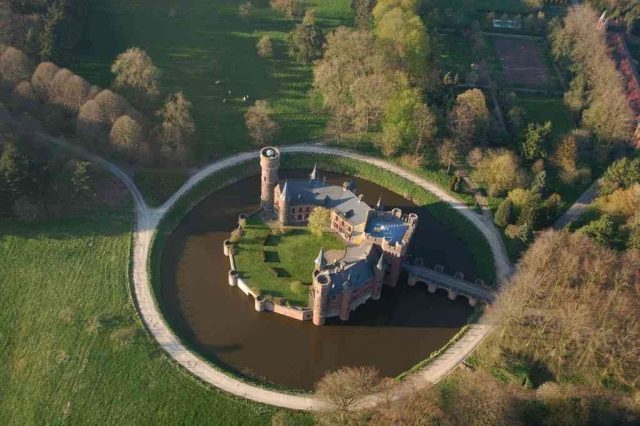 Wijnendale Castle