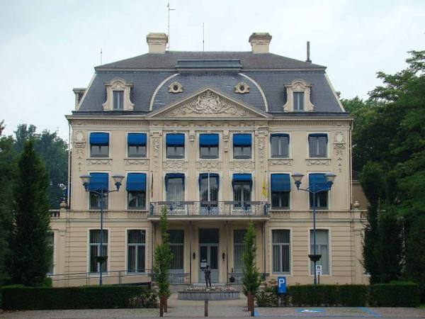 Hernieuwenburg Castle