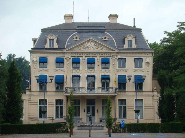 Hernieuwenburg Castle
