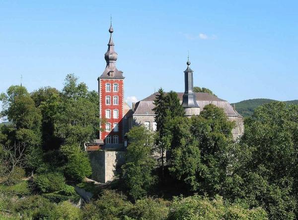 Château de Vierves-sur-Viroin