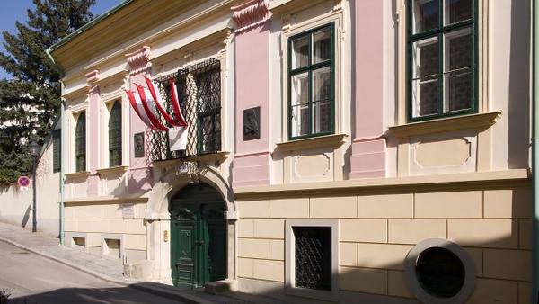 Lehár-Schikaneder-Castle