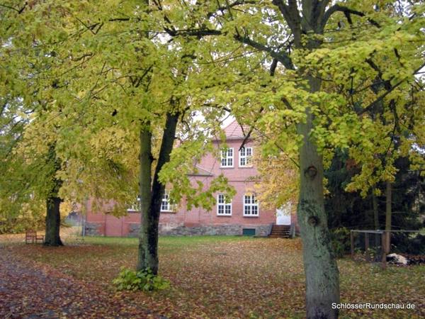 Gustävel Manor