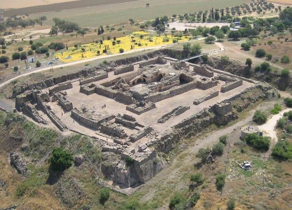 Crusader Castle Belvoir (כוכב הירדן‎)