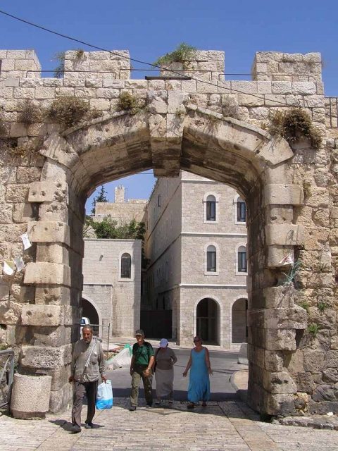 New Gate (השער החדש,‎ HaSha'ar HeChadash, باب الجديد‎, Bāb ij-Jdïd)