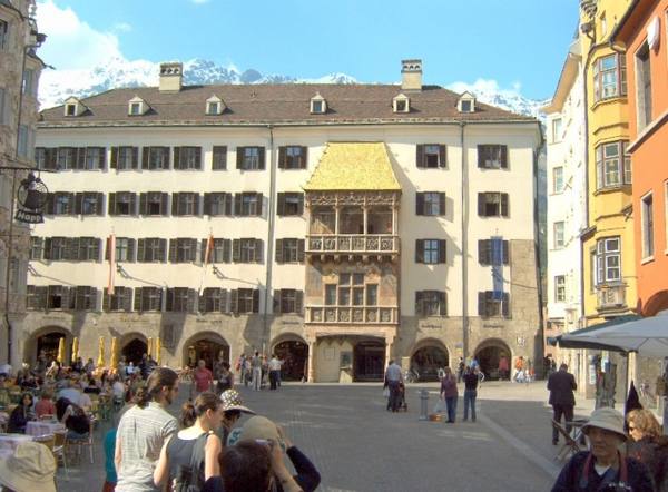 Neuhof Manor (Goldenes Dachl)