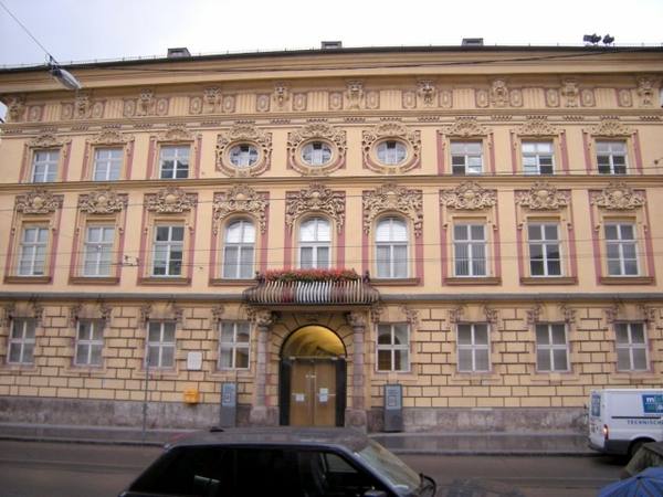 Fugger-Taxis Palais