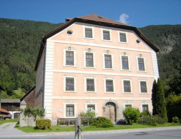 Sternbach Manor (Ladnerhof)