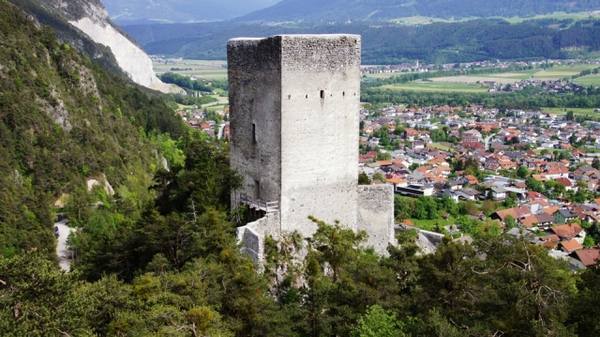Fragenstein Castle