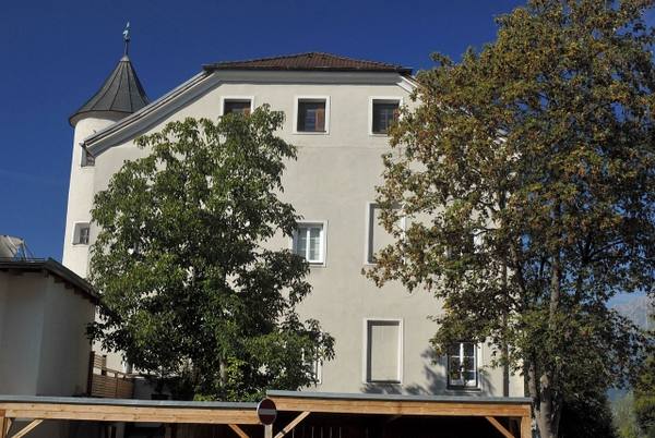 Scheidenstein Manor