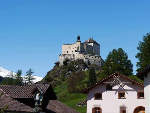 Tarasp Castle
