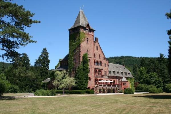 Saareck Castle