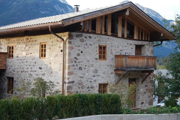 Maurach Manor