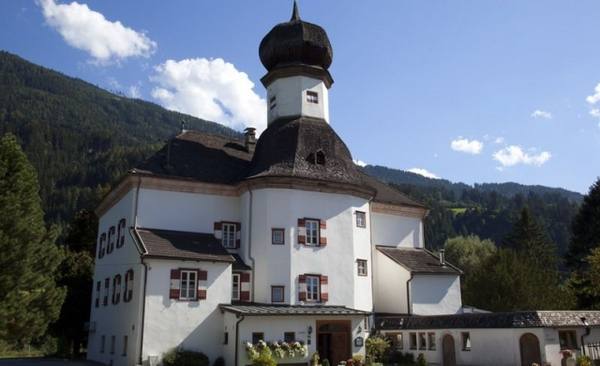 Mitterhart Castle