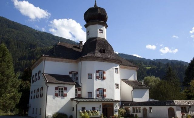 Mitterhart Castle