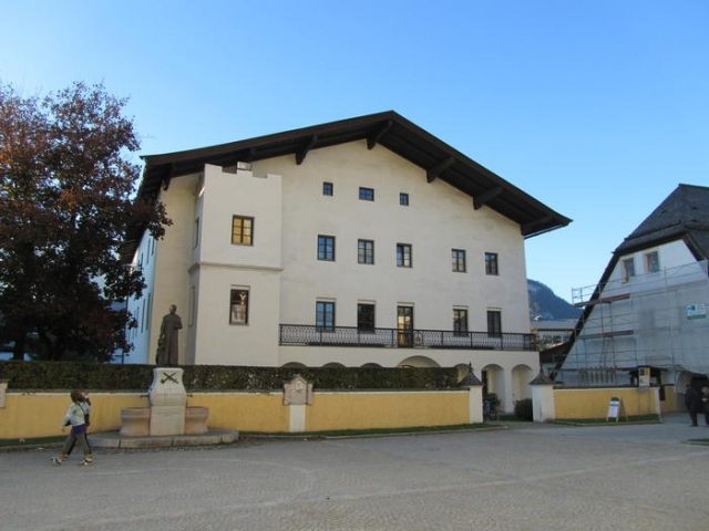 Dechanthof Manor