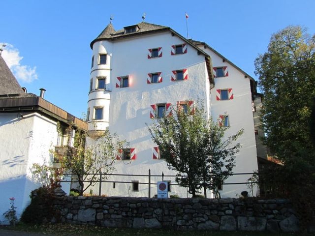 Münichau Castle