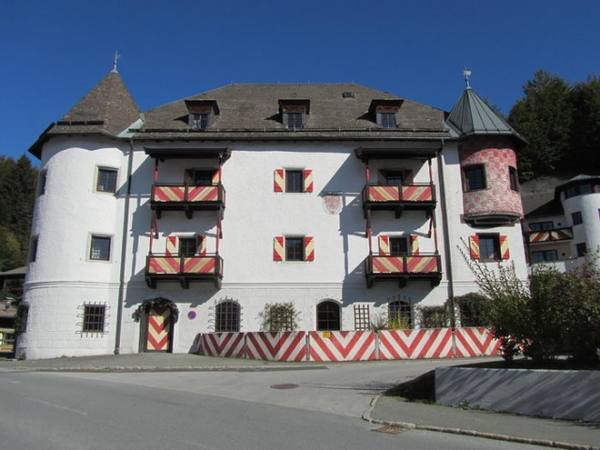 Neurosenegg Castle