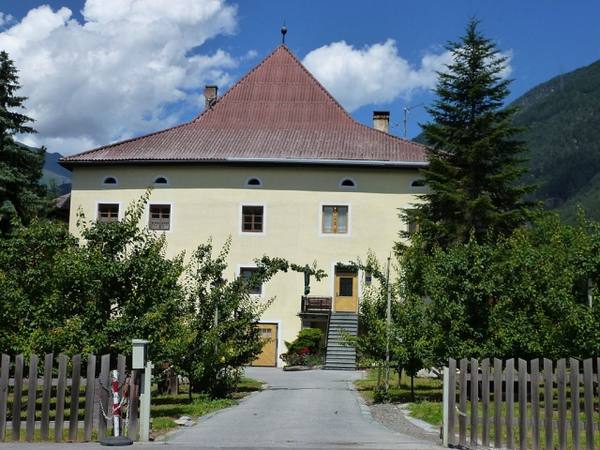 Turm im Felde Manor