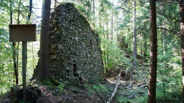 Alt-Leonroth Castle