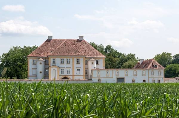 Neuschloss Castle